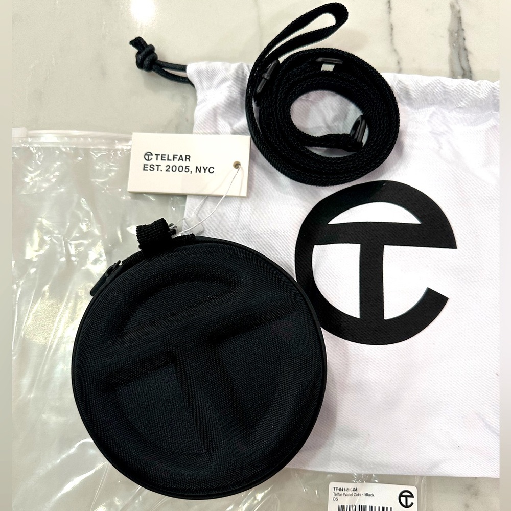 Telfar Medium Pill